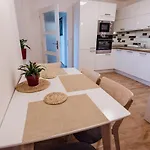 Pod Borovici Appartement *